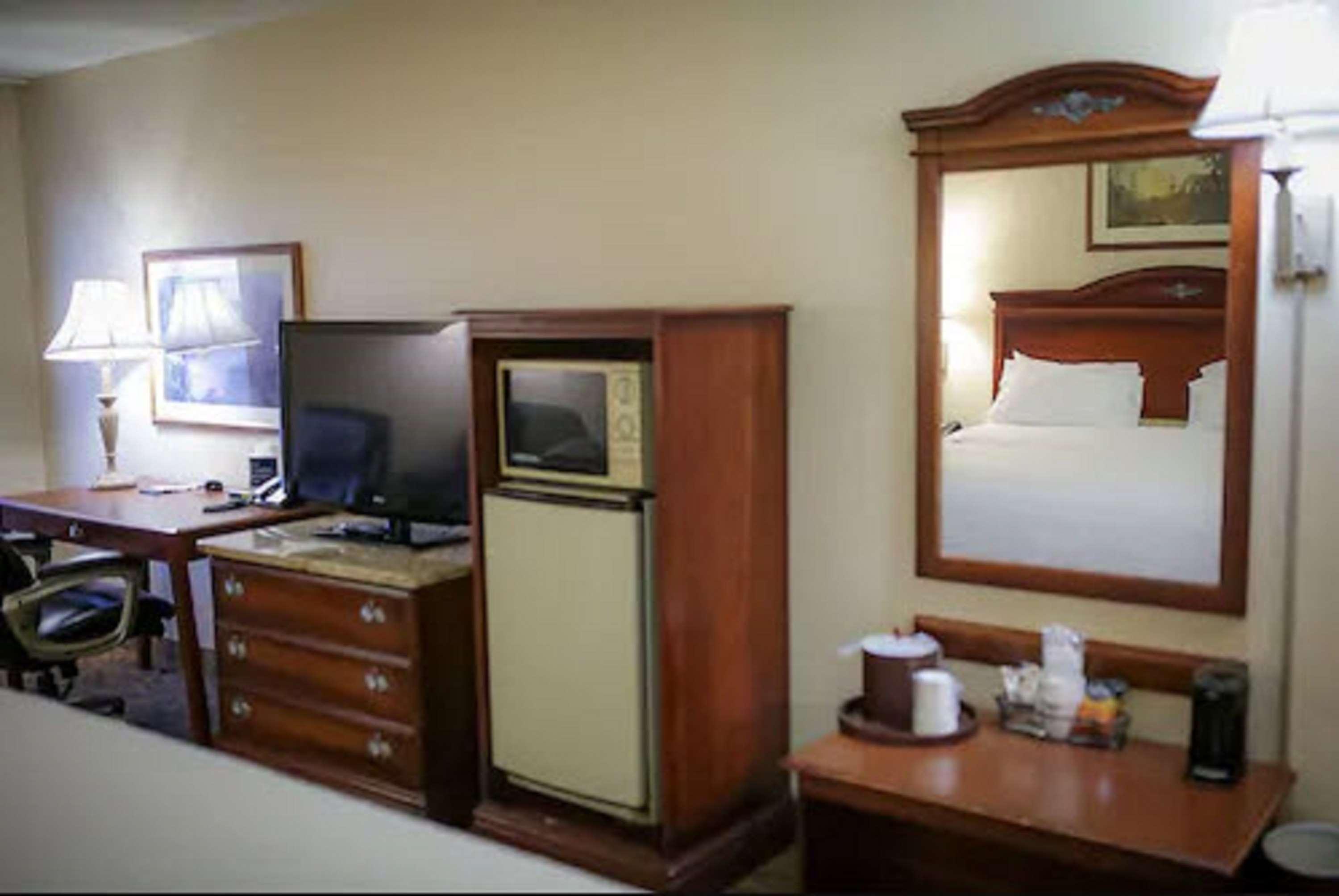 Surestay Plus Hotel By Best Western Cheyenne Exterior photo