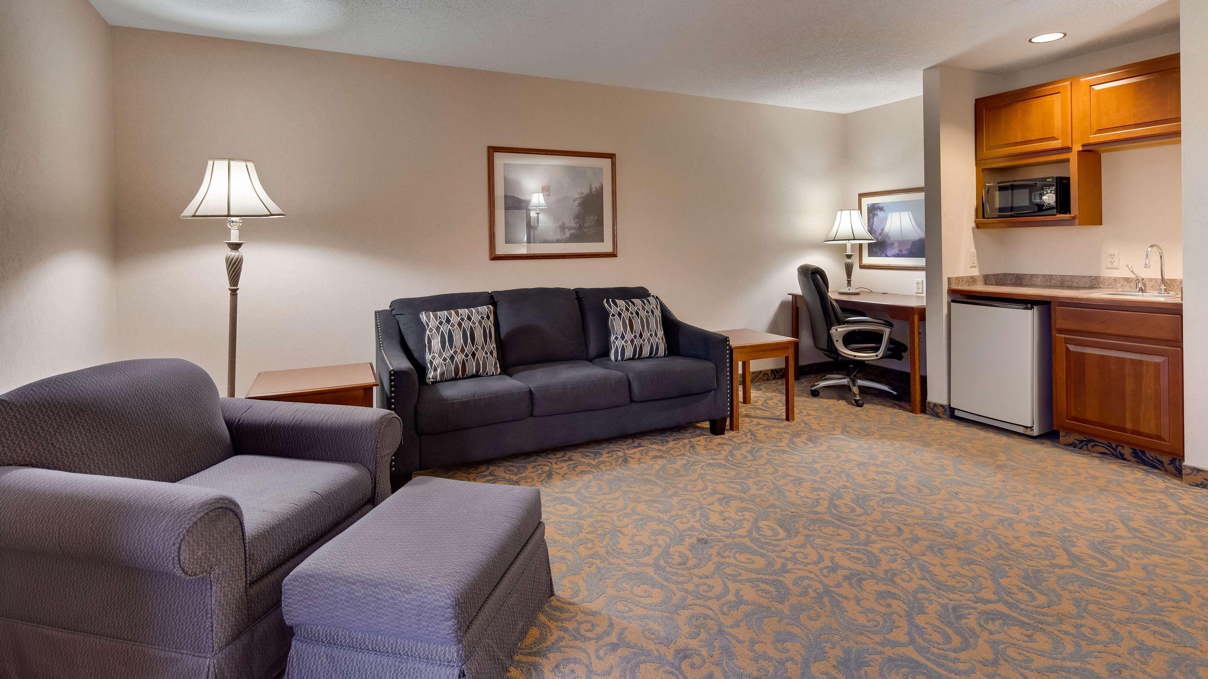 Surestay Plus Hotel By Best Western Cheyenne Exterior photo