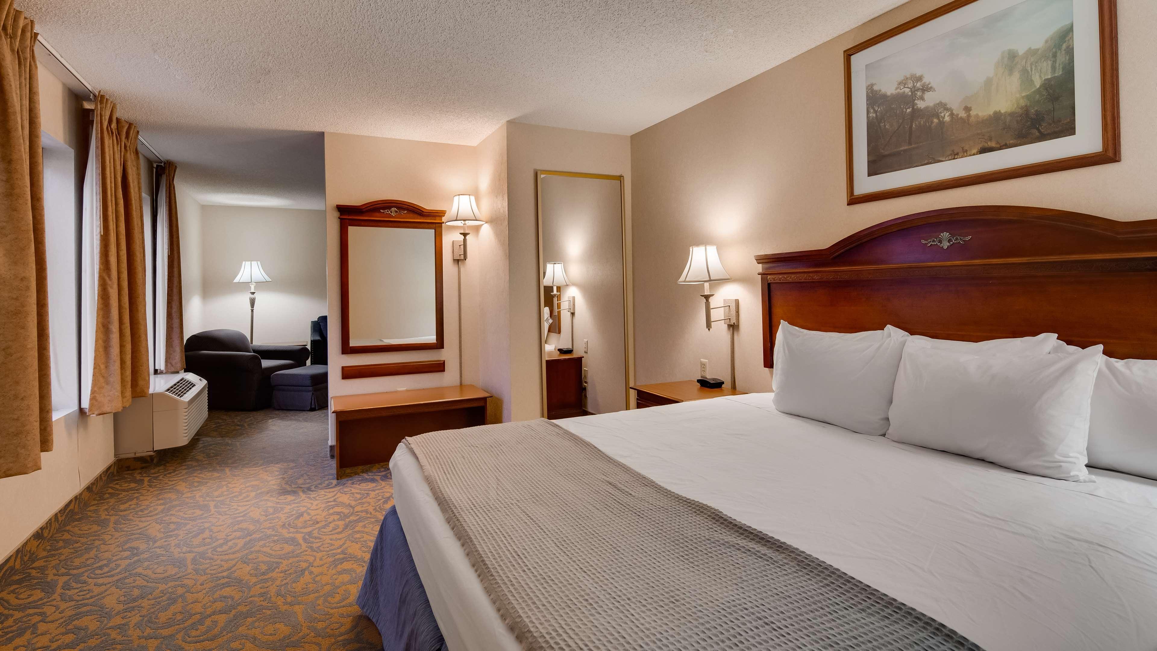 Surestay Plus Hotel By Best Western Cheyenne Exterior photo